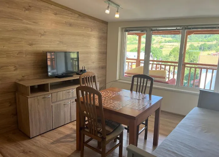 Alpine Nest: 6km To Slopes Aparthotel